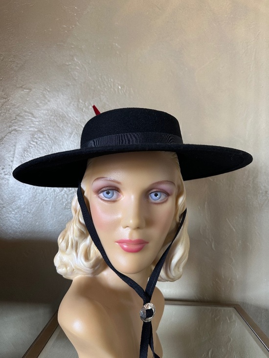 WESTERN STYLE VINTAGE HAT + RED FEATHERS & CHIN STRAP main image 10